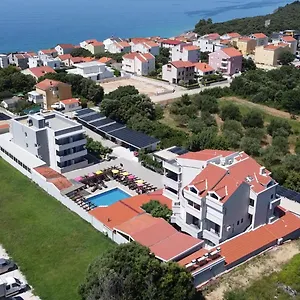 Plat Aparthotel Kožino